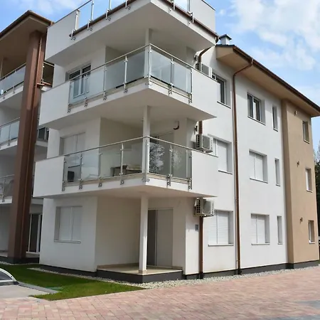 Borka Medences Apartman Шиофок