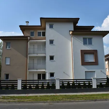 Borka Medences Apartman Шиофок